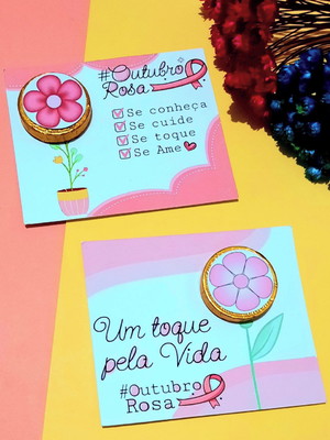 Card com moedinha de chocolate ao leite- outubro rosa