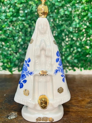 Nossa senhora em porcelana