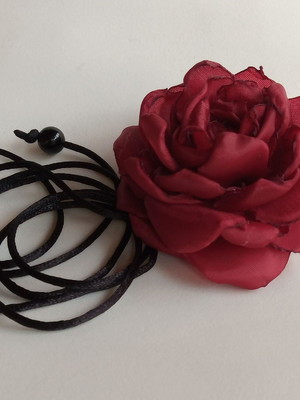 Choker flor/ flor de pescoço