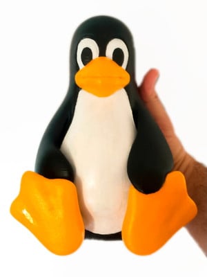Boneco tux linux impresso em abs 3d pintado a mão 24cm