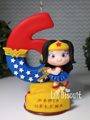 Vela mulher maravilha com nome! liz biscuit