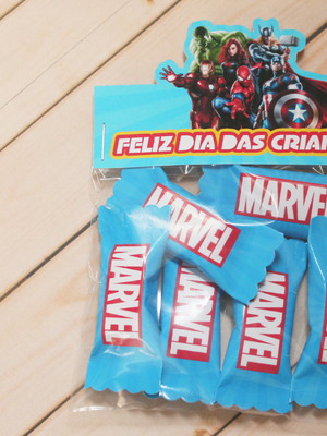 Bala personalizada com lapela marvel