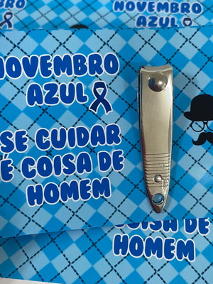 Mimo novembro azul cartão com cortador de unha