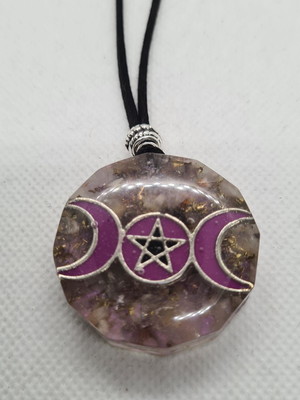 Orgonite colar triluna lua triplíce.