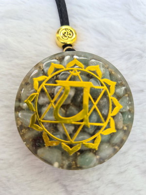 Orgonite colar chakra cardíaco
