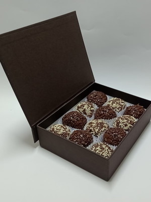Caixa cartonada 12 doces gourmet resistente
