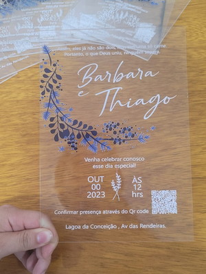 Convites de casamento em acrílico detalhes azul - 15x20cm