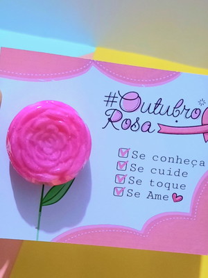 Card com mini sabonete- outubro rosa