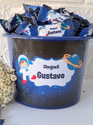 1 balde com 100 balas astronauta