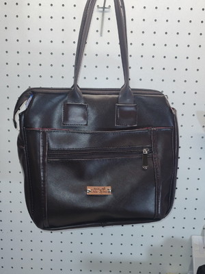 Bolsa nice em sintetico e forro cetim