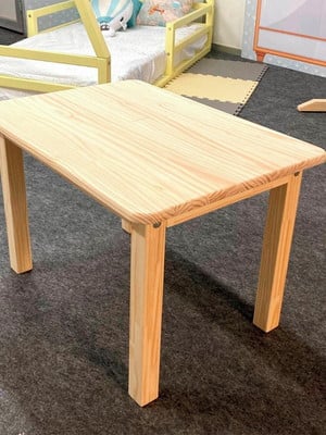 Mesa infantil em madeira de pinus sem pintura