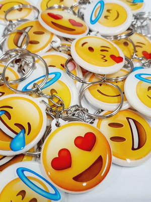 Chaveiro resinado emoji *