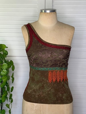 Blusa feminina em malha tiedye verde e marrom estilo boho