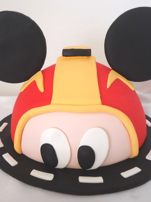 Topo bolo enfeite decoração cabeça mickey piloto corrida