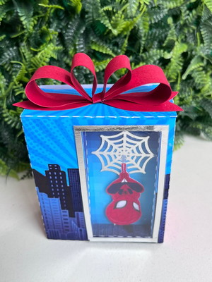 Caixinha com visor homem aranha cute luxo