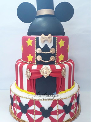 Bolo fake em eva circo do mickey