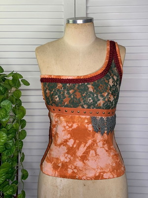 Blusa feminina em malha tiedye coral estilo boho