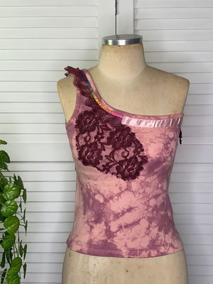 Blusa feminina em malha tiedye uva rosa estilo boho