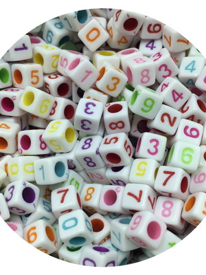 Dadinhos branco com numeros colorido 100 unidades
