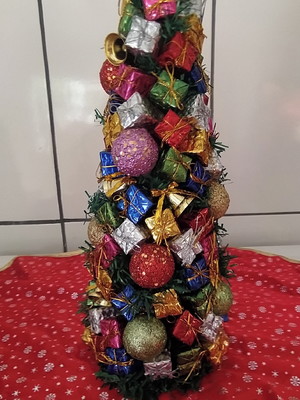 Arvore de natal presentinhos coloridos