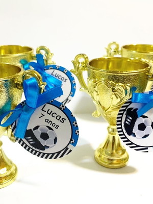 Mini troféu com tag personalizada