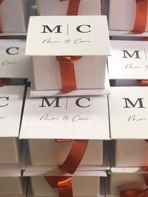 Caixa cartonada para doces brownie bem casado