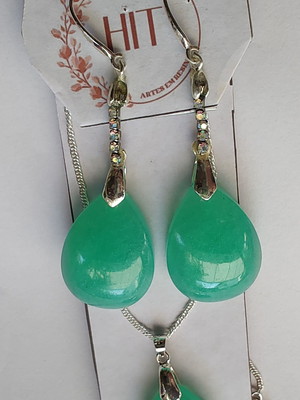 Conjunto colar+brinco de resina cor verde