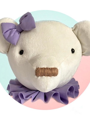 Cabeça de urso em pelúcia