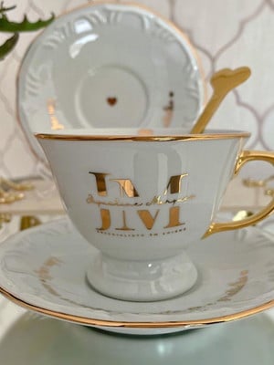 Conjunto de xícaras com logo