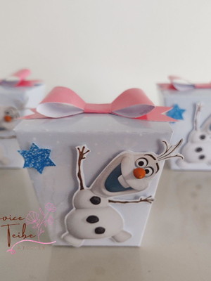 Kit com 15 personalizados frozen
