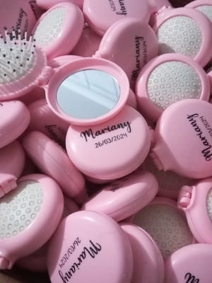 Escova com espelho personalizado