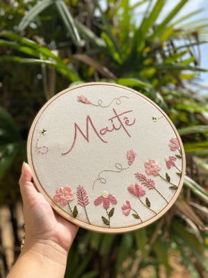 Bastidor bordado porta maternidade 20cm