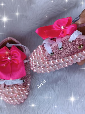 Sapatinho com pérolas rn , rosa