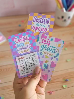 50 calendário íma de geladeira 2024