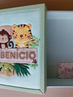 Caixa personalizada safari 20x20cm patchwork embutido
