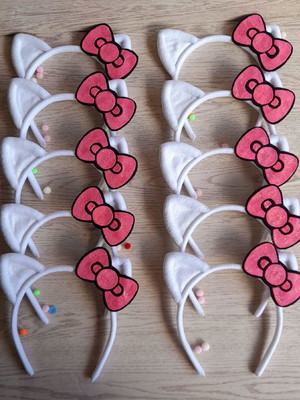 Kit/11 tiaras hello kitty em feltro