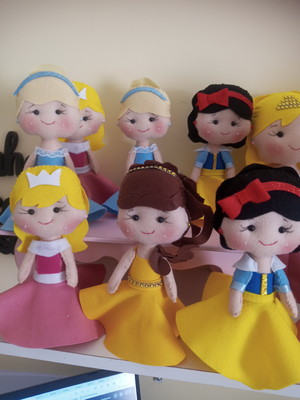 Mini princesas em feltro
