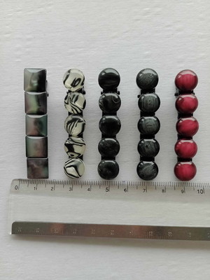 Acessório de cabelo - bicos de pato pretos com cabochões