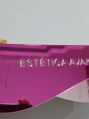 Placa de identificação personalizada