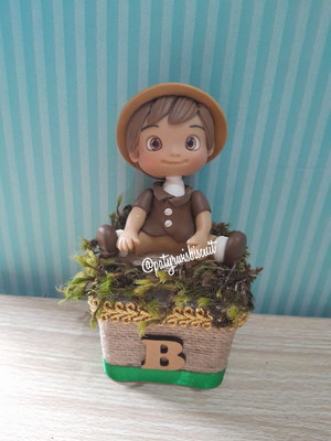 Caixa acrílica safari menino em biscuit