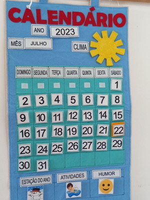 Calendário permanente em feltro