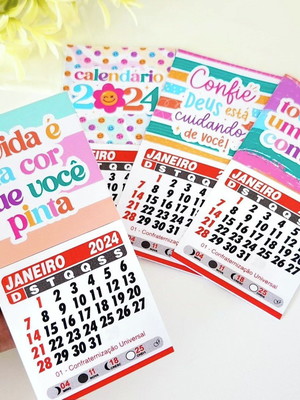 Mini calendário de geladeira- 2024