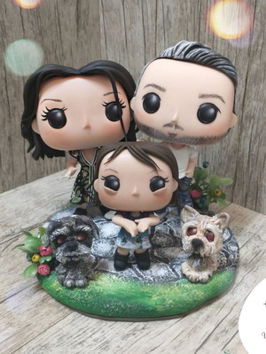 Noivinhos pop família com cachorrinhos