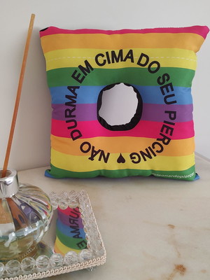 Travesseiro piercing pride