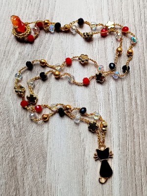 Colar artesanal - crochê pedras & pingente gatinho