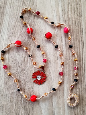 Colar artesanal - crochê pedras & pingente flor