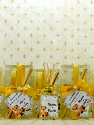Lembrancinha de chá de revelação mini aromatizador difusor