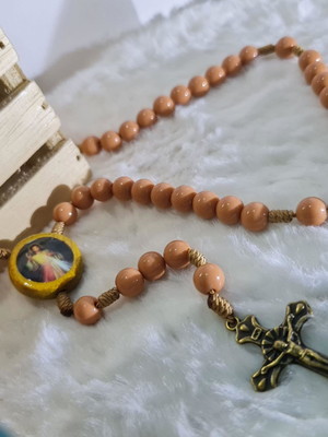 Terço jesus misericordioso . personalizado com o nome