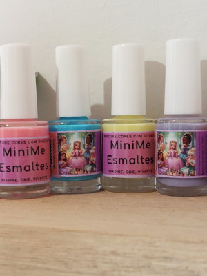 Esmaltes infantis cores diversas