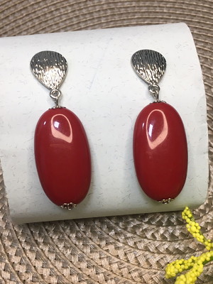 Brincos vermelho resina